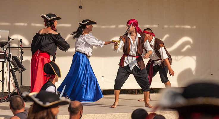 Spectacle lors d'une soir&eacute;e anim&eacute;e au camping Le Sainte Marie