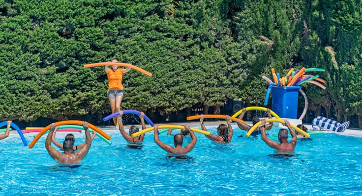 S&eacute;ance d'aquagym dans la piscine du camping Le Sainte Marie