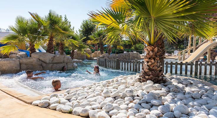 Espace baln&eacute;o du parc aquatique du camping