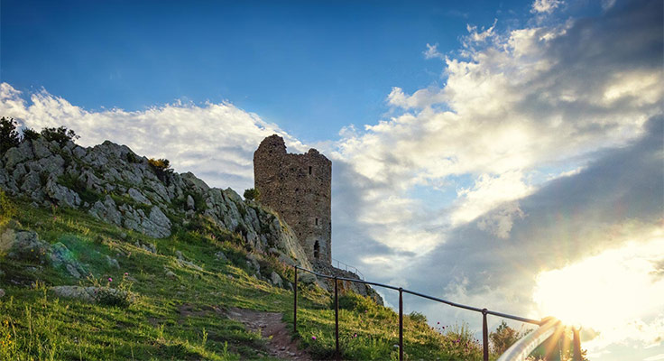 Tour de la Massane au c&oelig;ur du massif des Alb&egrave;res, dans les Pyr&eacute;n&eacute;es-Orientales
